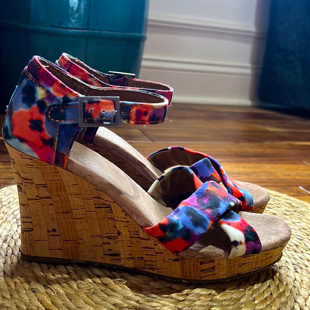 Toms Floral Wedges
